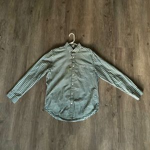Vibeyard Vines casual button down dress shirt